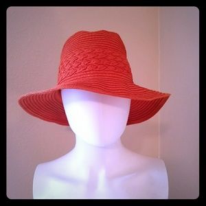 Coral sun hat, like new